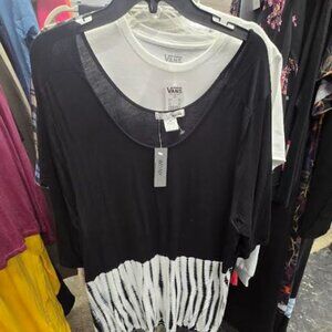 NWT Women's WDNY Black & White SS Pullover Casual Top Size 2X